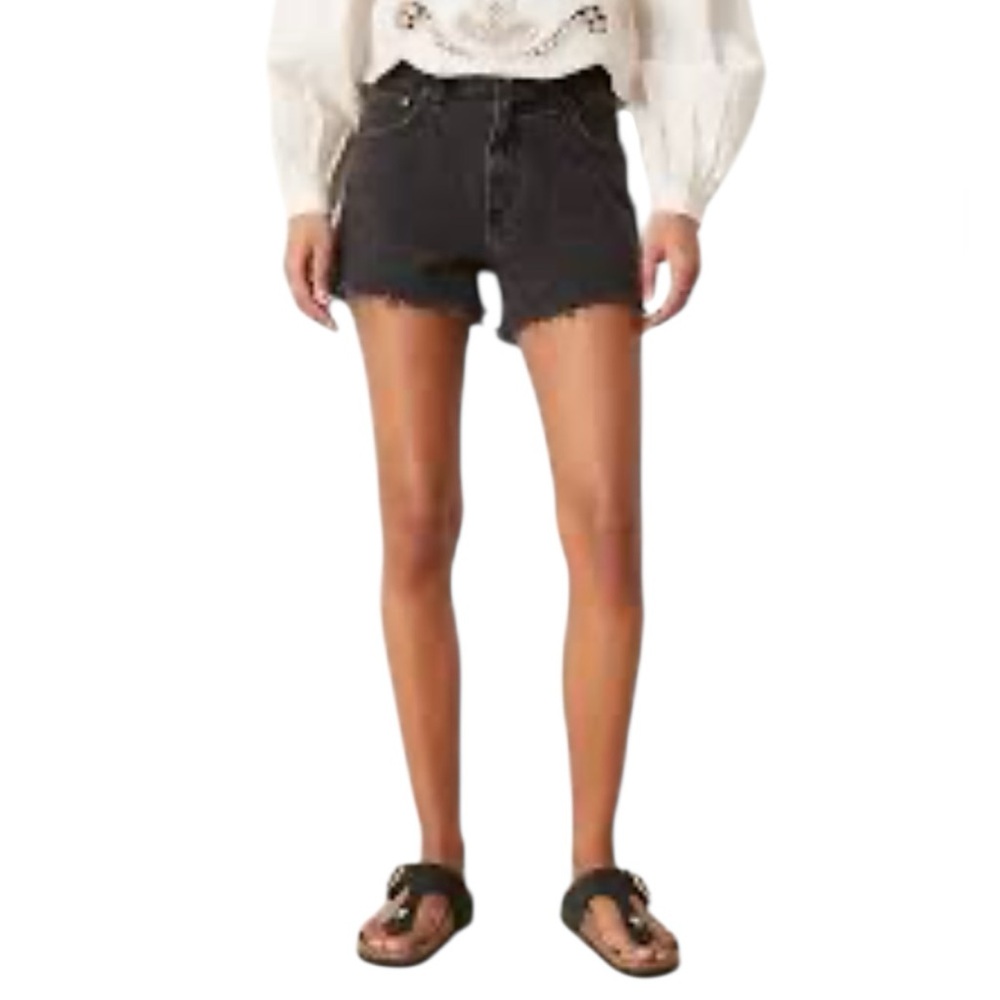Abercrombie and Fitch Black Cutoff Mom Short 32/14